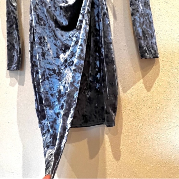 LULU’S Galiana Blue Grey Velvet Long Sleeve Wrap Dress womens size XS - Picture 6 of 12